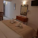 Voula Perissa (Santorini)