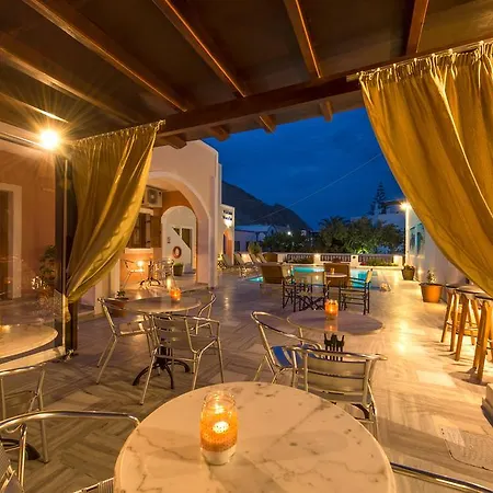 Voula Apart Otel Perissa (Santorini)