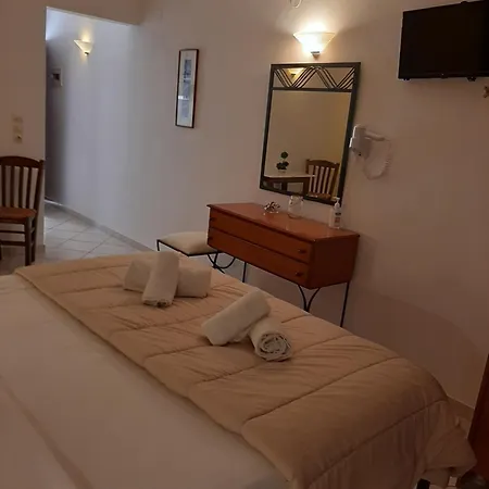 Voula Perissa (Santorini)