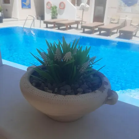 Lägenhetshotell Voula Perissa (Santorini)