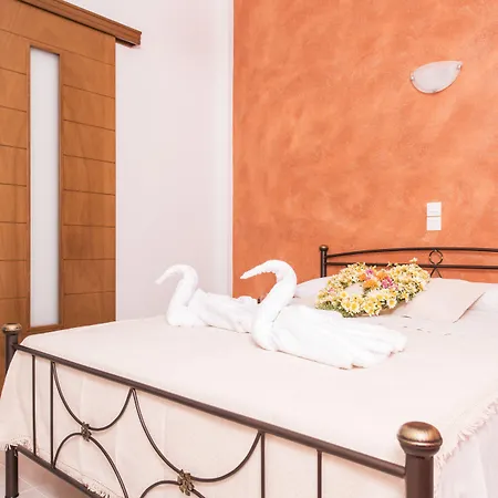 Voula 4* Perissa (Santorini)