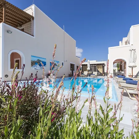 Voula Apartahotel 4*