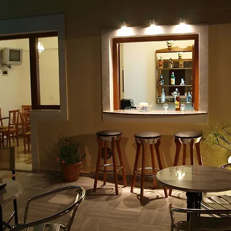 Voula 4* Perissa (Santorini)