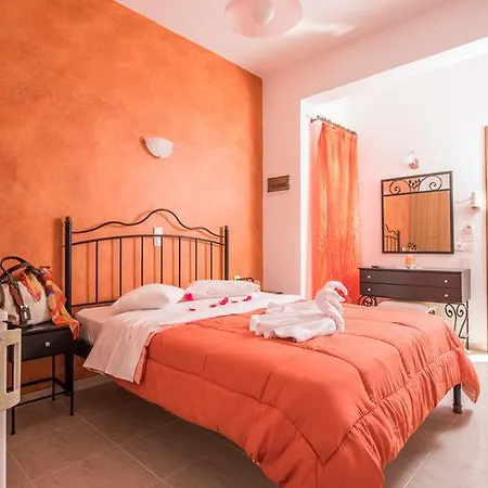 Apartahotel Voula Perissa (Santorini)