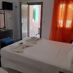 Voula Perissa (Santorini)