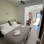 Voula Aparthotel Perissa (Santorini)
