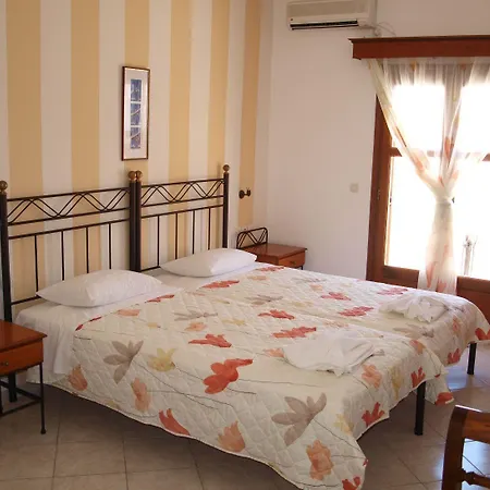 Voula Περίσσα