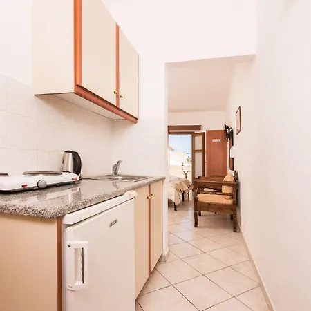 Ξενοδοχείο με διαμερίσματα Voula Περίσσα