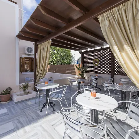 Voula Perissa (Santorini)