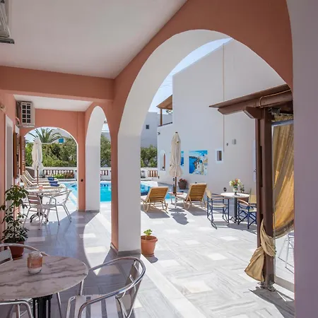 Ξενοδοχείο με διαμερίσματα Voula 4*