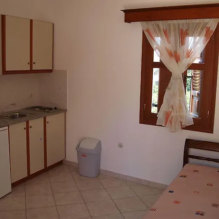 Voula 4* Perissa (Santorini)