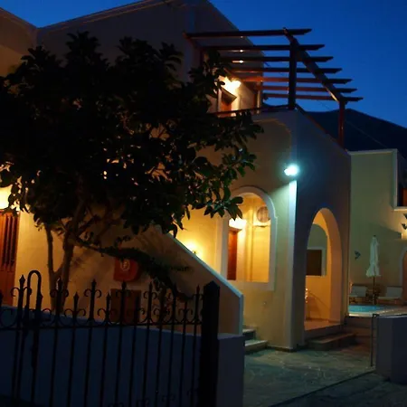 Ξενοδοχείο με διαμερίσματα Voula 4*