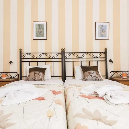 Aparthotel Voula Perissa (Santorini)
