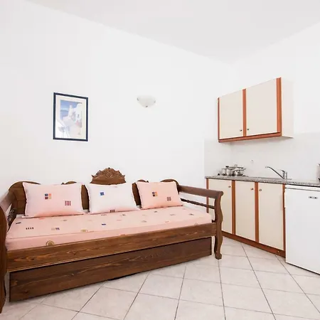 Voula Aparthotel Perissa (Santorini)