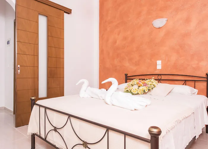 Voula 4* Perissa (Santorini)