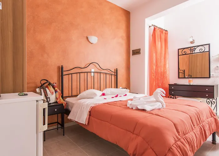 Voula Aparthotel Perissa (Santorini)