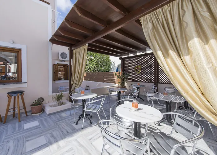 Voula Perissa (Santorini)